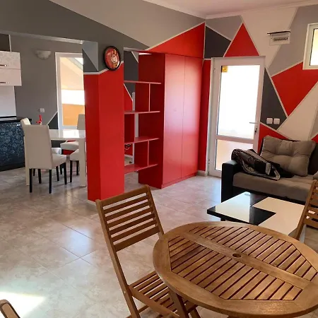 2-bedroom, 1- Living With Folding Divan, With Swimming Pool And Terrace 公寓 *