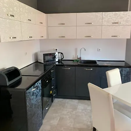 2-bedroom, 1- Living With Folding Divan, With Swimming Pool And Terrace 公寓