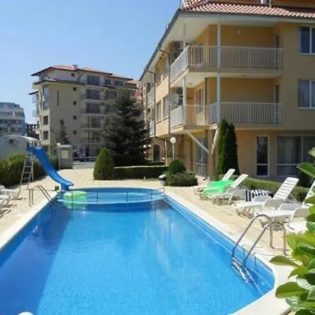 公寓 2-bedroom, 1- Living With Folding Divan, With Swimming Pool And Terrace
